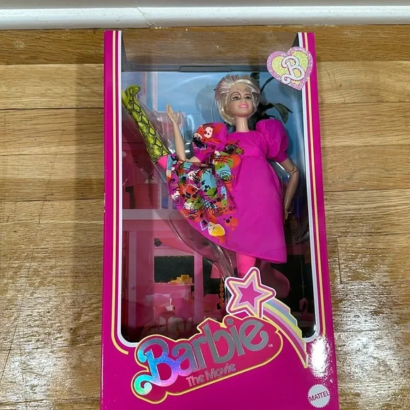 Weird Barbie – Barbie The Movie - Picture 2 of 7